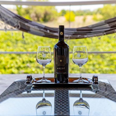 Chaglasian Wine & Suites Сан Рафаел Екстериор снимка