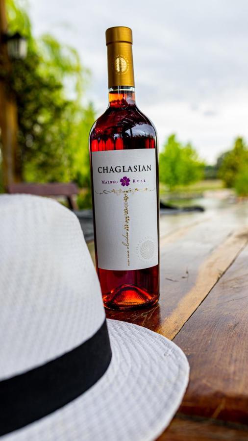 Chaglasian Wine & Suites Сан Рафаел Екстериор снимка