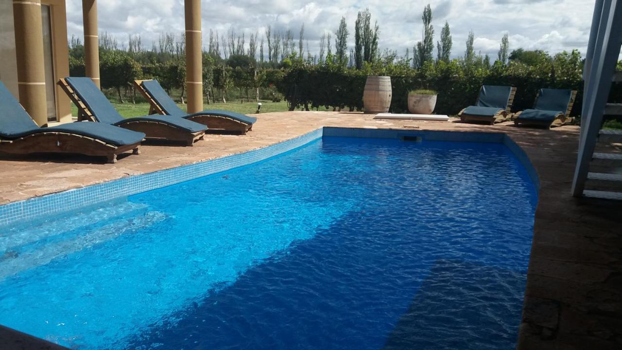 Chaglasian Wine & Suites Сан Рафаел Екстериор снимка