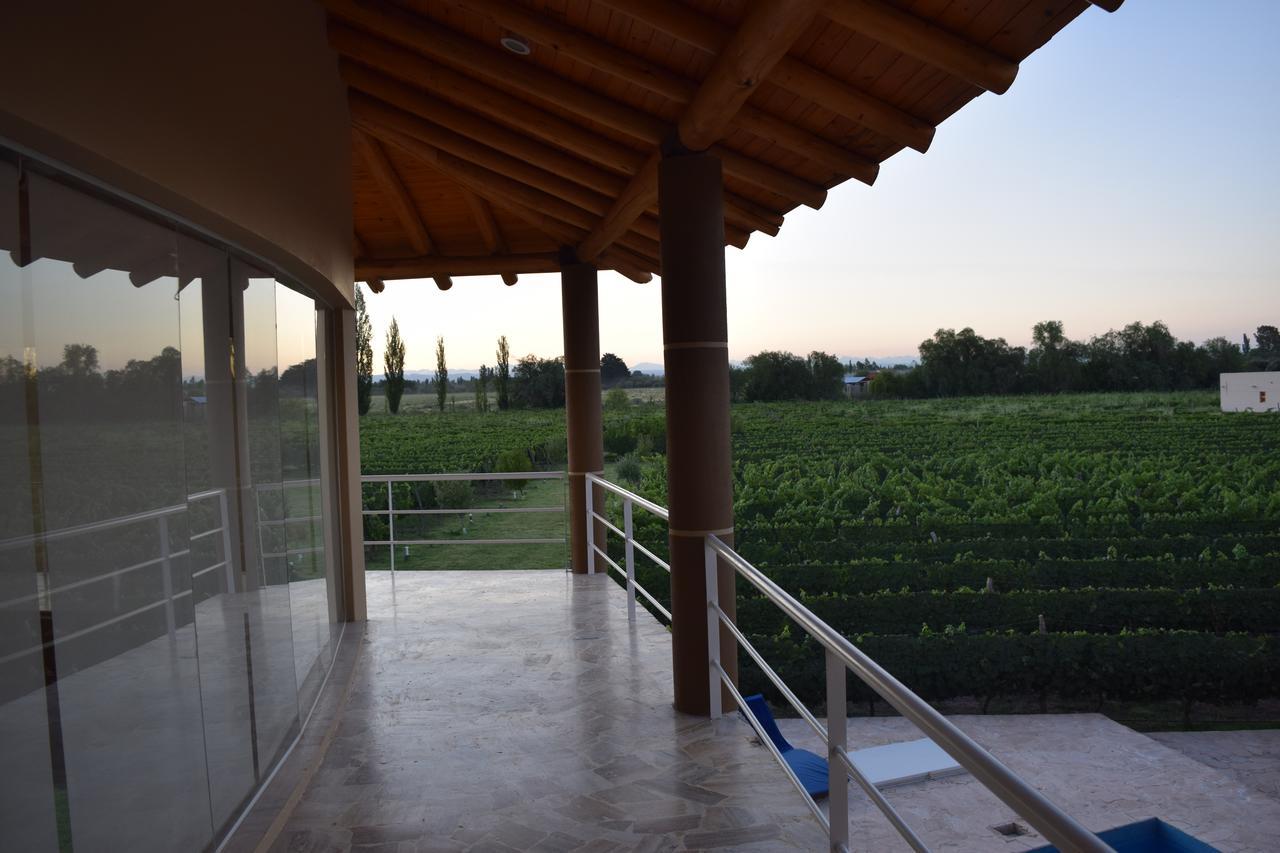 Chaglasian Wine & Suites Сан Рафаел Екстериор снимка